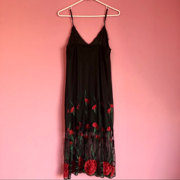 Red Rose Floral Appliqué Midi Dress - Picture 3 of 10